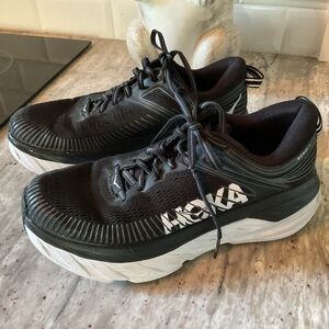 EUC Hoka Bondi 7
